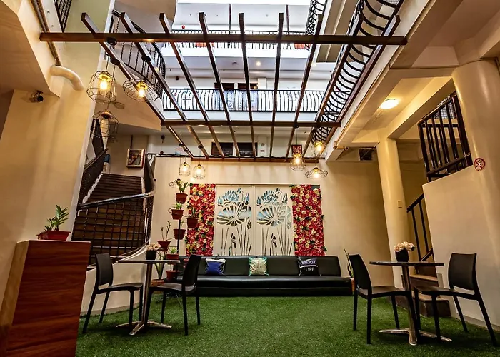 Kiwi Hotel